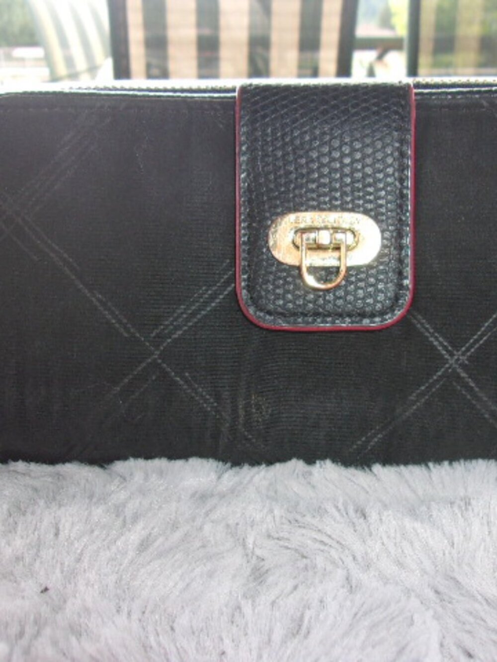 E-279 VERA BRADLEY PREPPY POLY FLIPLOCK WALLET